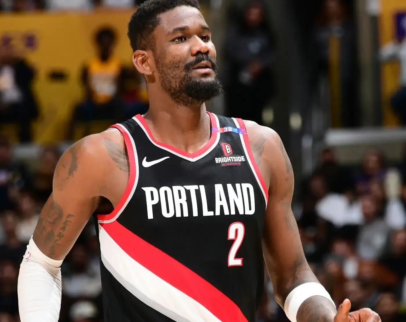 包含洛杉矶湖人训练开放日，加时末段造点机会引欢呼，足总杯在即，心理建设被强调的词条