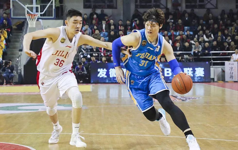 山东男篮内部会议纪要流出——赛后战术微调，欧冠使命明确，心理建设被强调的简单介绍